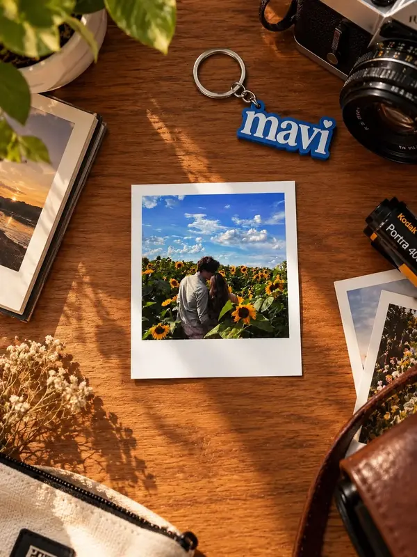 Polaroid 7 x 8 cm